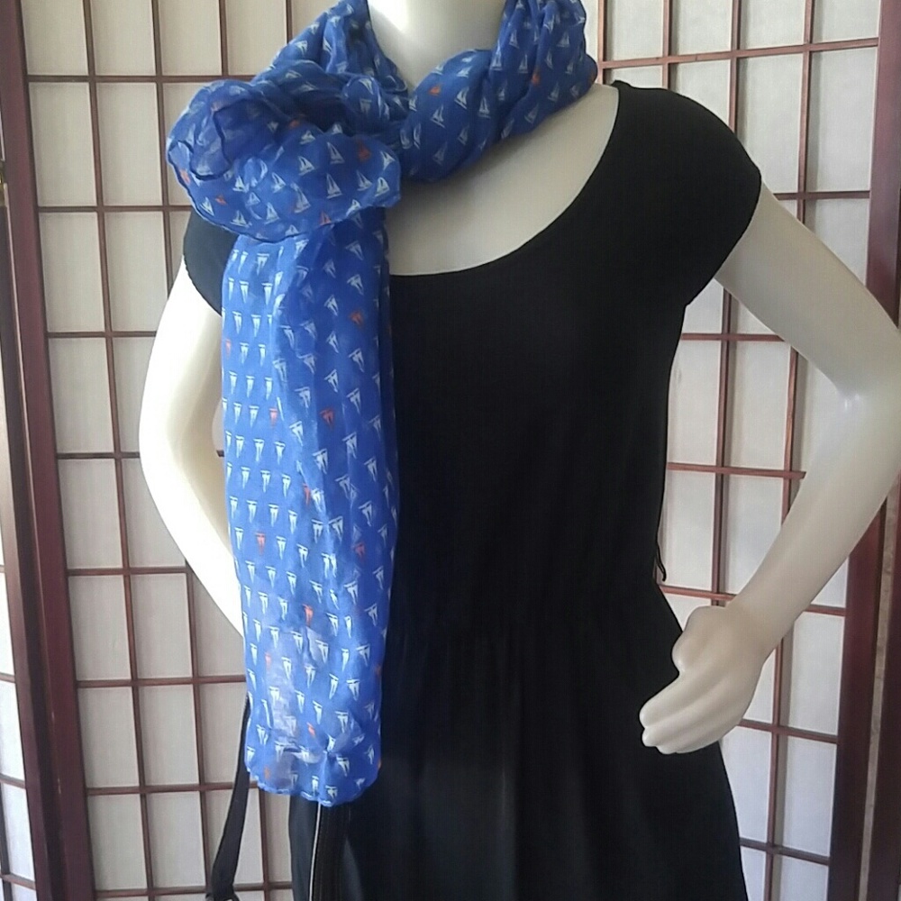 Scarf - Picture 2 of 7